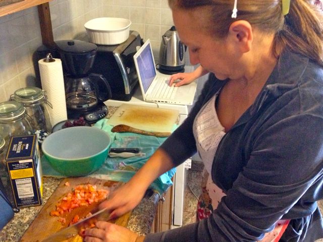 becca-garber-bruschetta-chopping-tomatoes